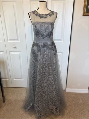 NWT Decode 1.8 Silver Embroidered Tulle Evening Gown –Size 8.
